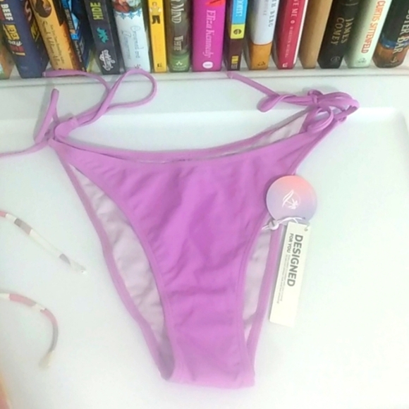 CUPSHE AMETHYST GOLD CUTOUT STRING TIE HIGH CUT HIPSTER BIKINI SET SZ MEDIUM NWT - Picture 6 of 9